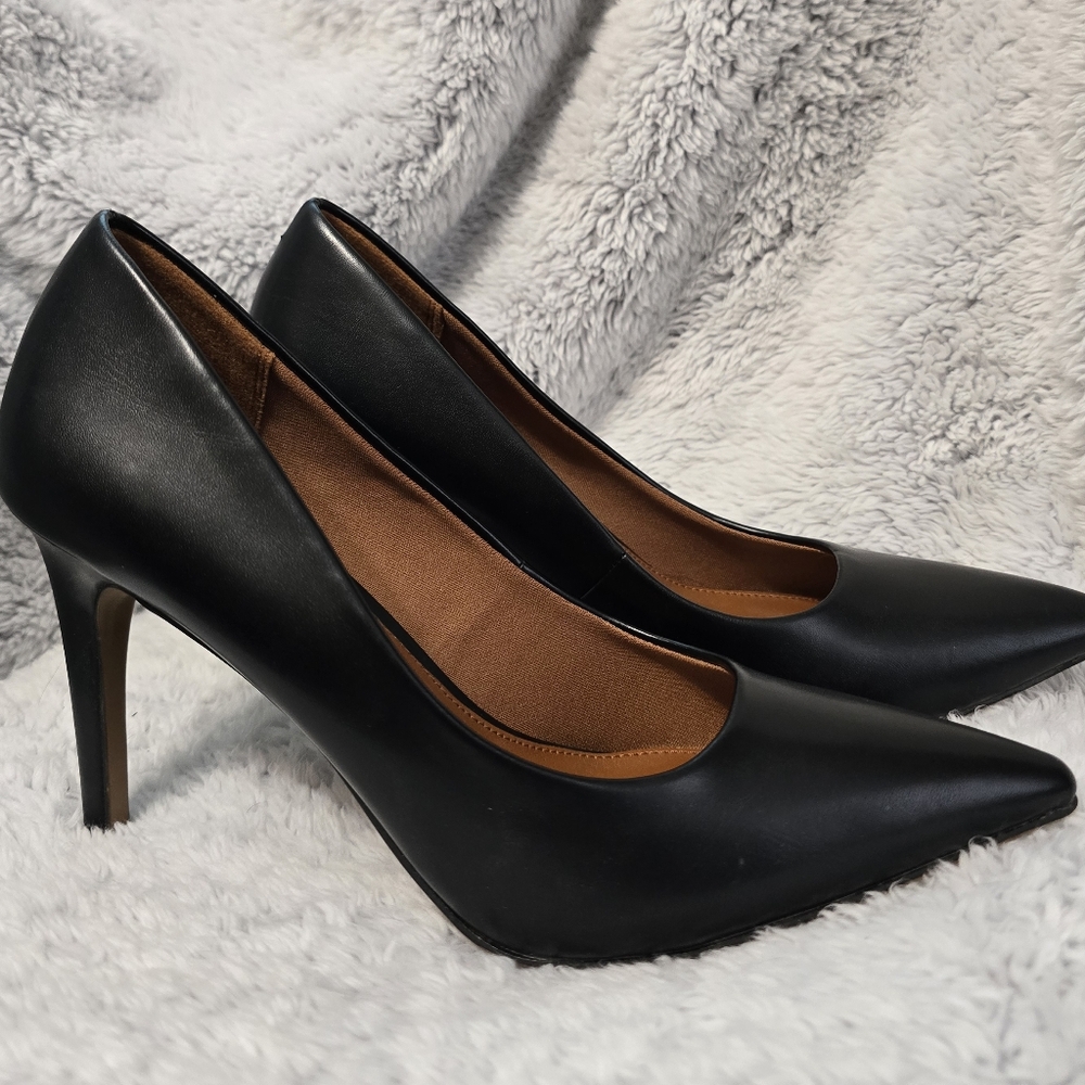 Black Pointed-toe Women's Heels